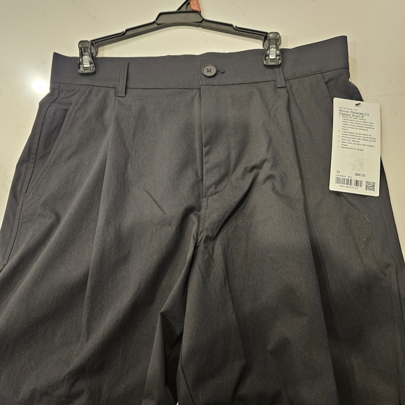NWT lululemon athletica Men's Black Flat Front Shorts SZ 32 - Picture 6 of 10